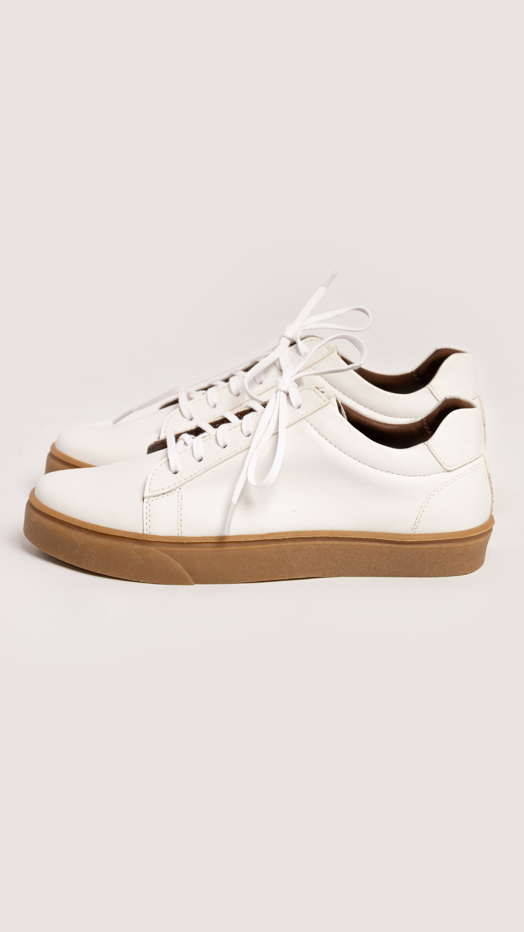 SNEAKER CLASICO BLANCO CON BASE MARRON