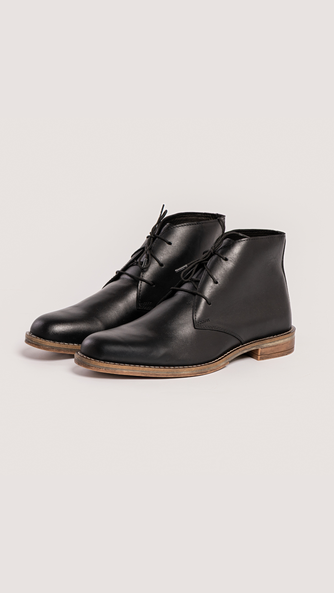 CHUKKA BOOTS NEGRO CUERO