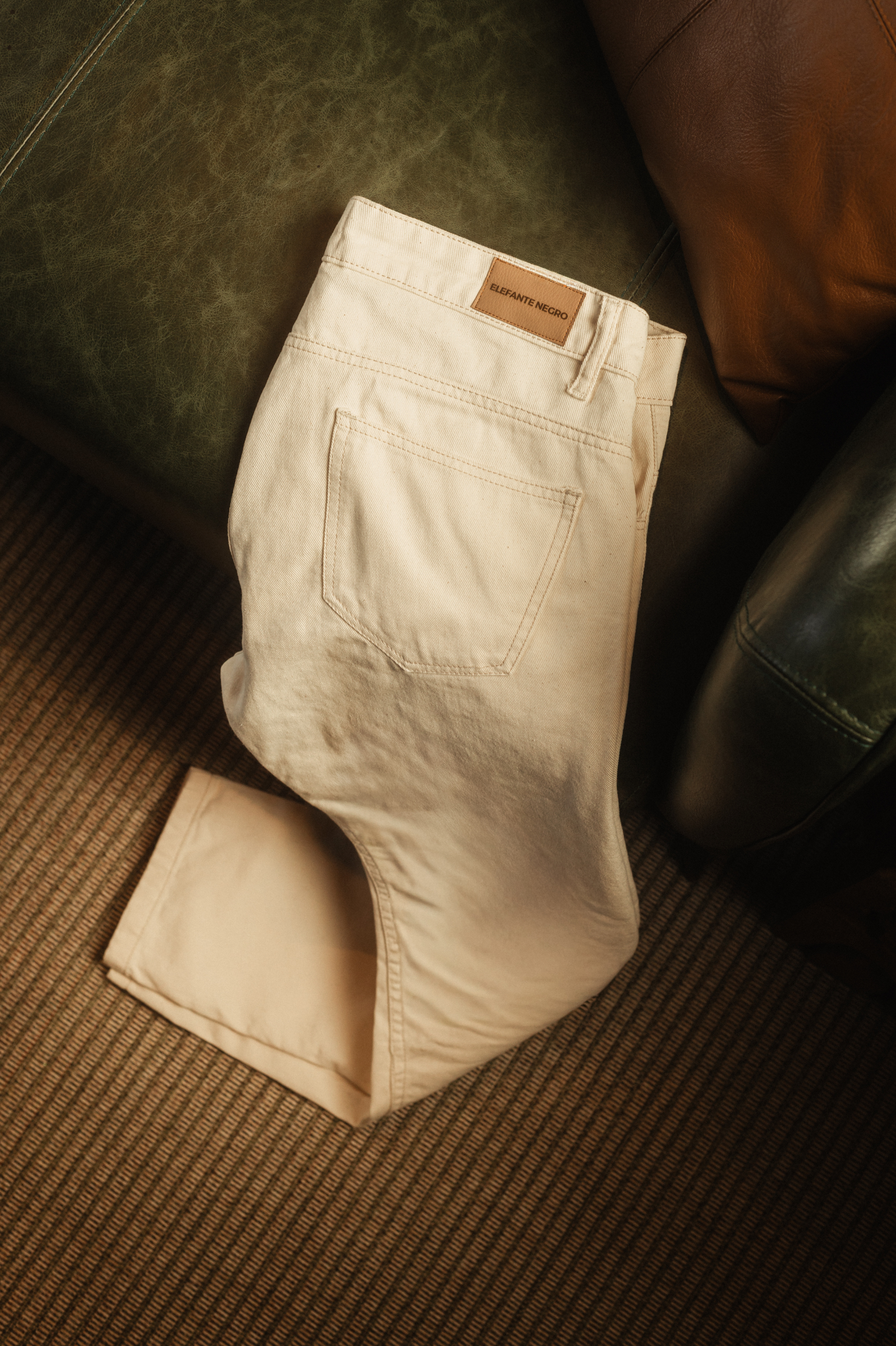 JEANS CRUDO CORTE RECTO