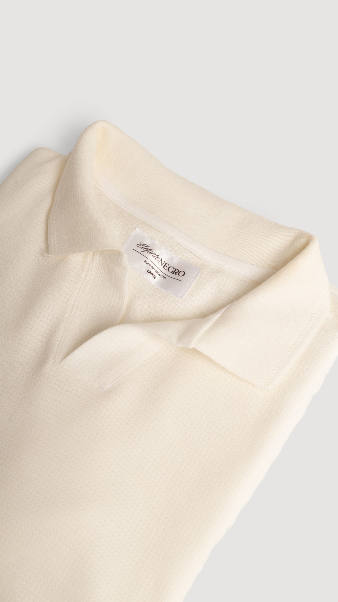 POLO CUELLO V TEXTURIZADO BLANCO - SUMMER SELECTS