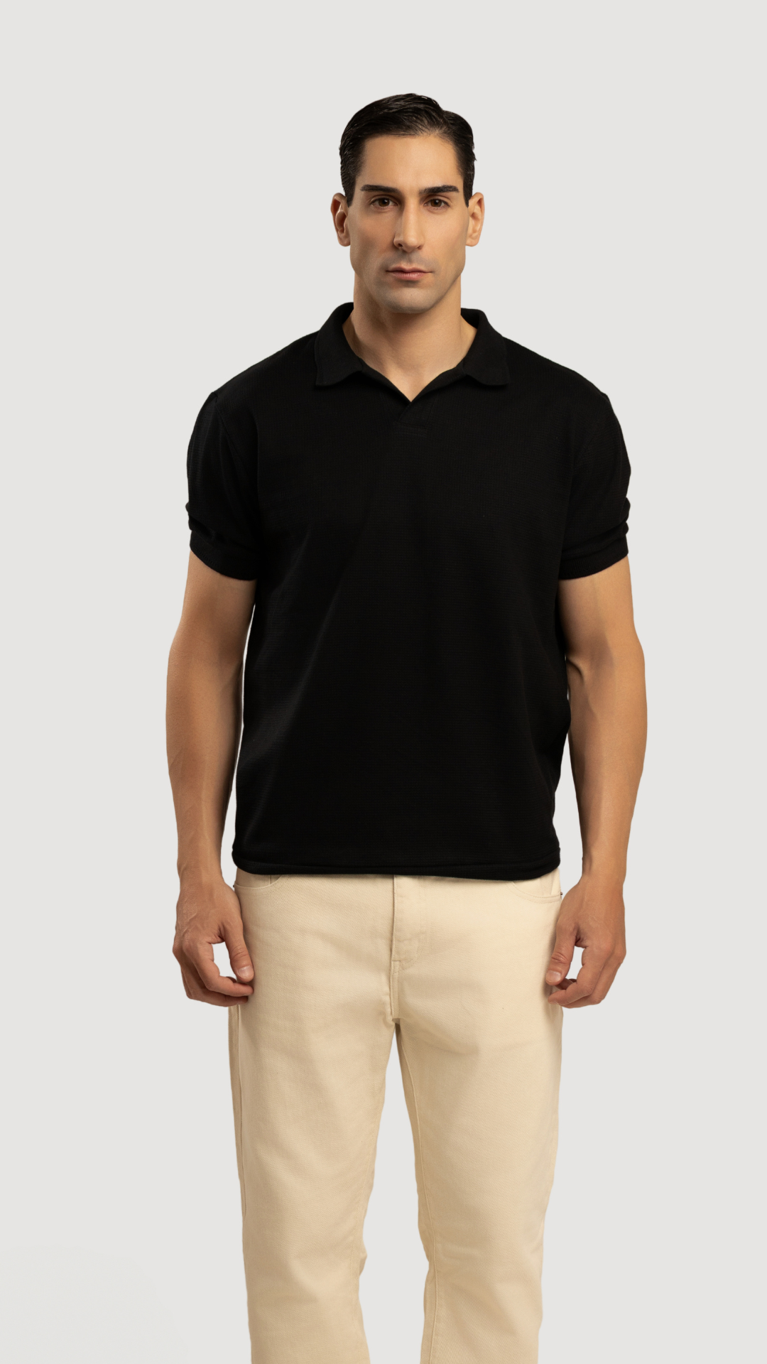 POLO CUELLO V TEXTURIZADO NEGRO - SUMMER SELECTS
