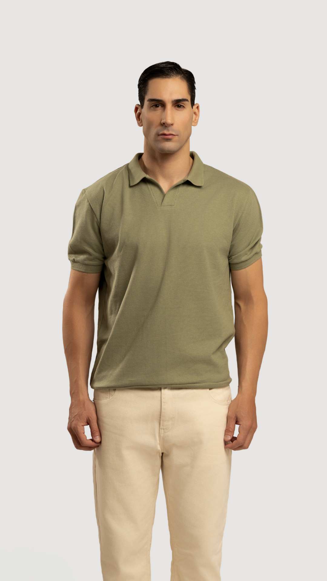 POLO CUELLO V TEXTURIZADO VERDE - SUMMER SELECTS