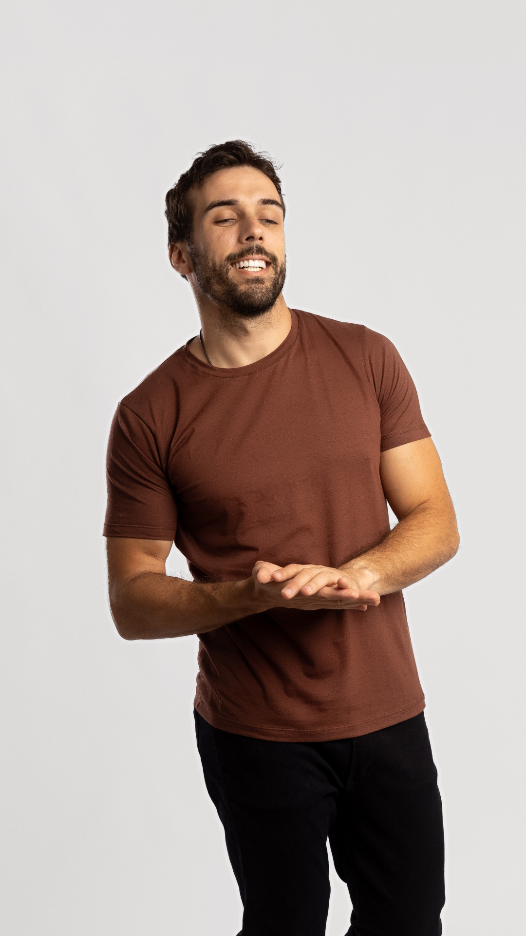 REMERA BASICA MARRON