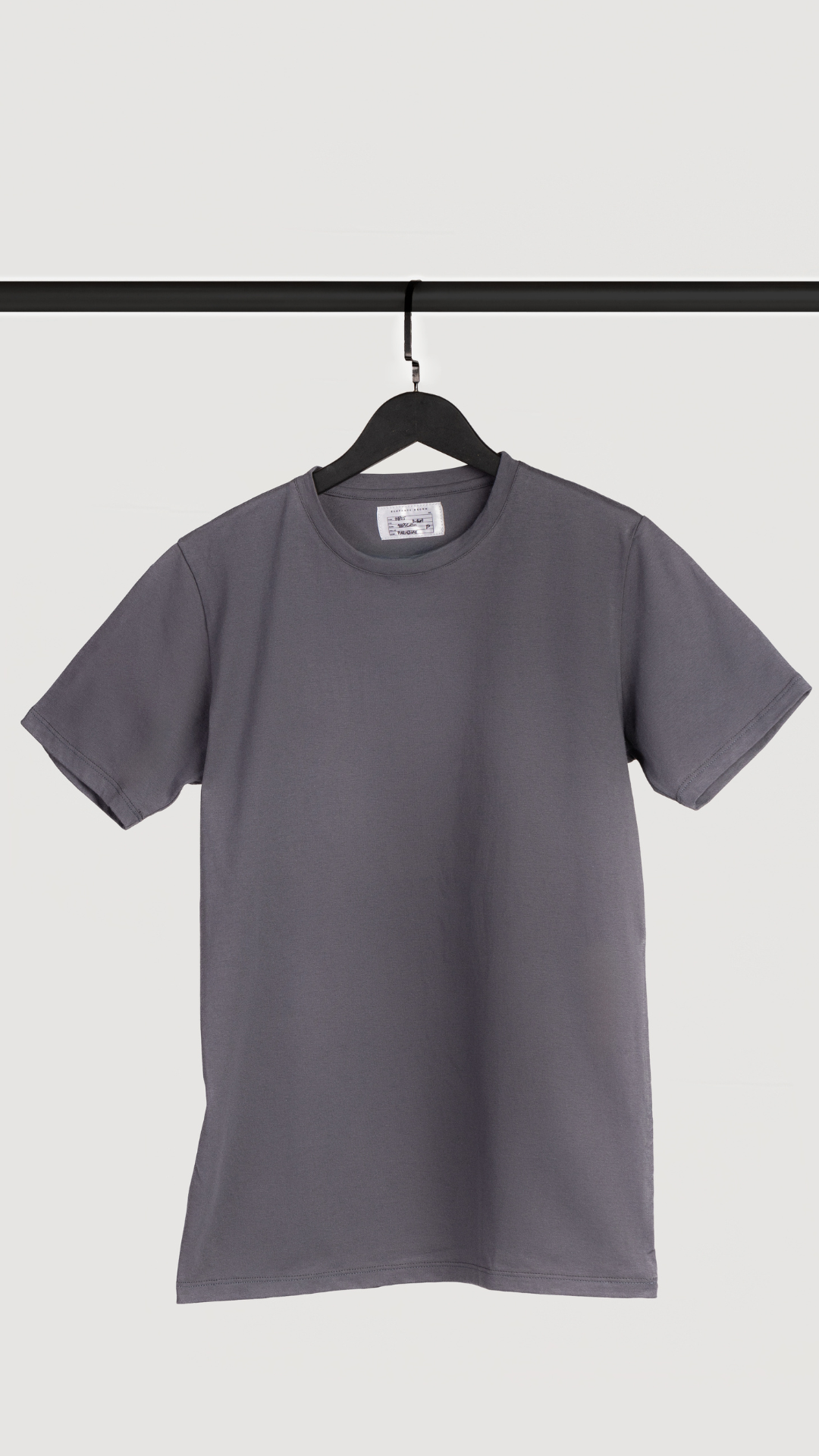 REMERA BASICA GRIS OSCURO