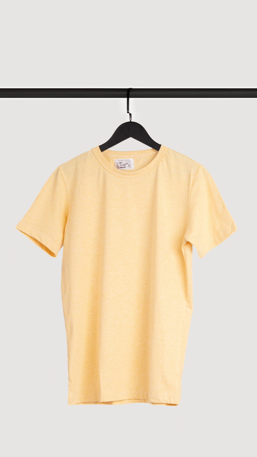 REMERA BASICA AMARILLO SAND COLOR