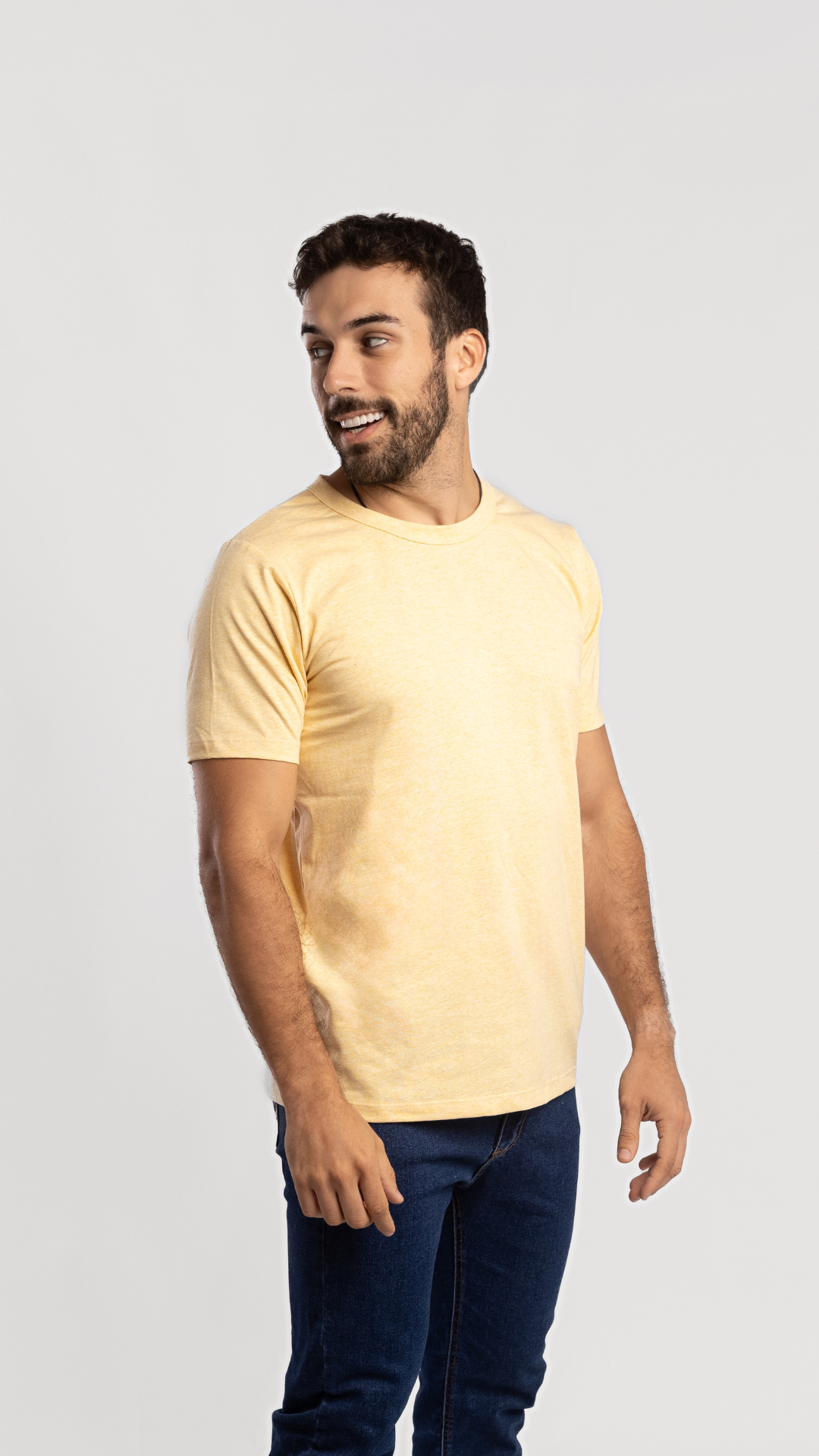 REMERA BASICA AMARILLO SAND COLOR