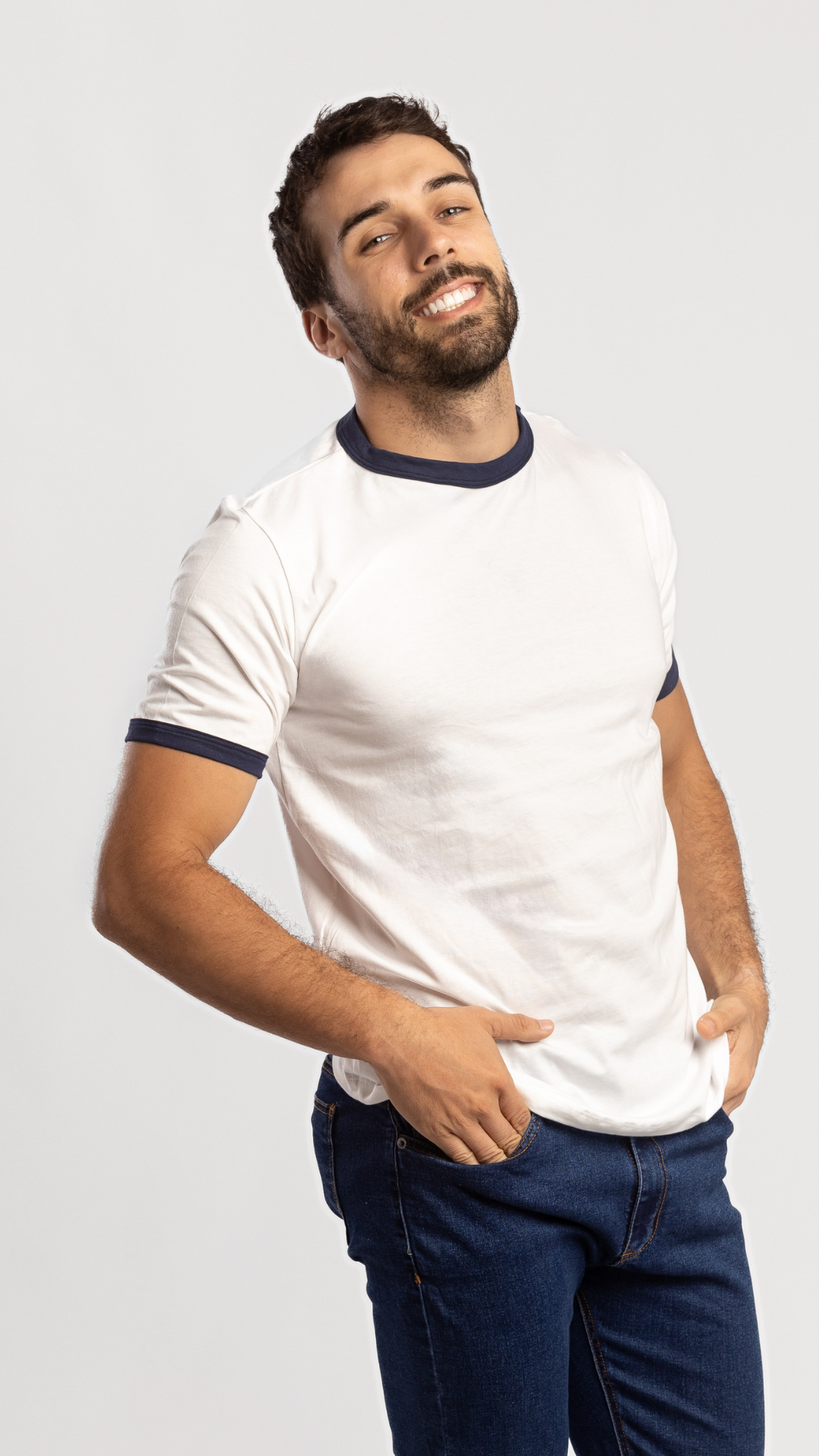 REMERA BASICA RETRO BLANCO / AZUL