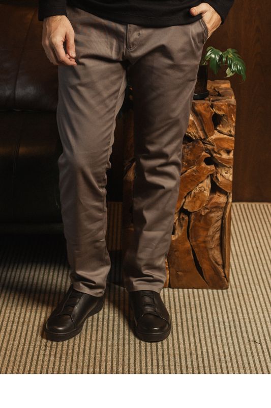 CHINO PANTS GRIS CORTE REGULAR